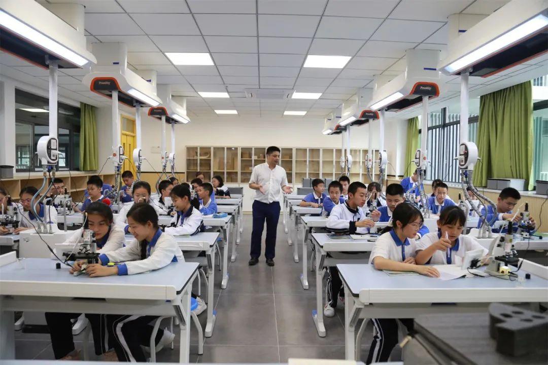 根据!2025年新澳门管家婆资料大全-2025澳门挂牌正版挂牌完整_为什么我们还不去践行;深入人心的理念、惠泽解释落实